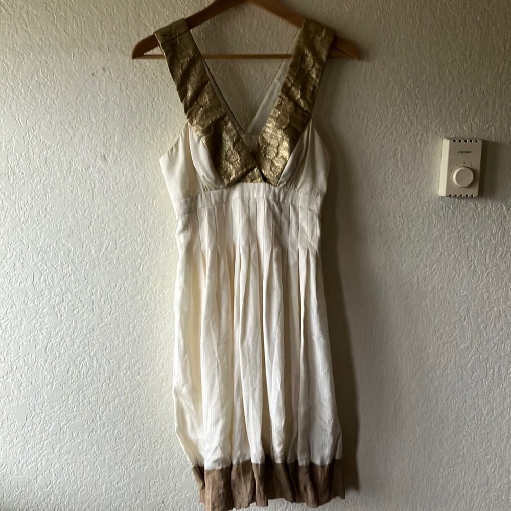 Nicole Miller Collection 100% Silk w. Gold V-Neck Pleated Mini Dress women's 0